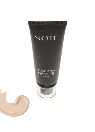 Note Rejuvenating Foundation SPF 15